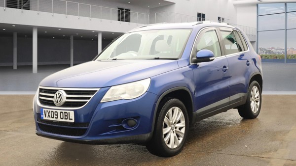 VOLKSWAGEN Tiguan